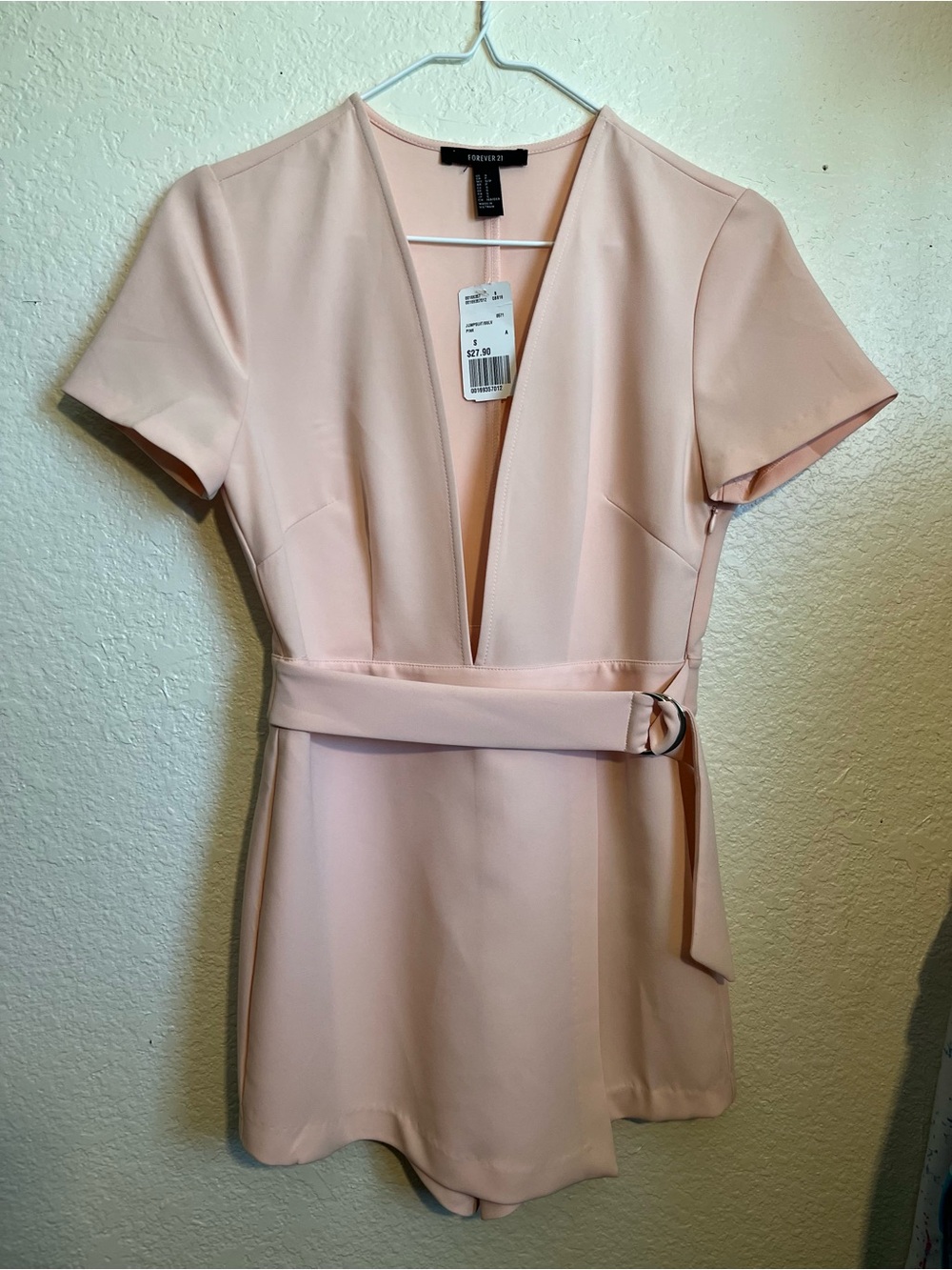 Forever 21 Blush Pink V-Neck Short Sleeve Romper with Belt